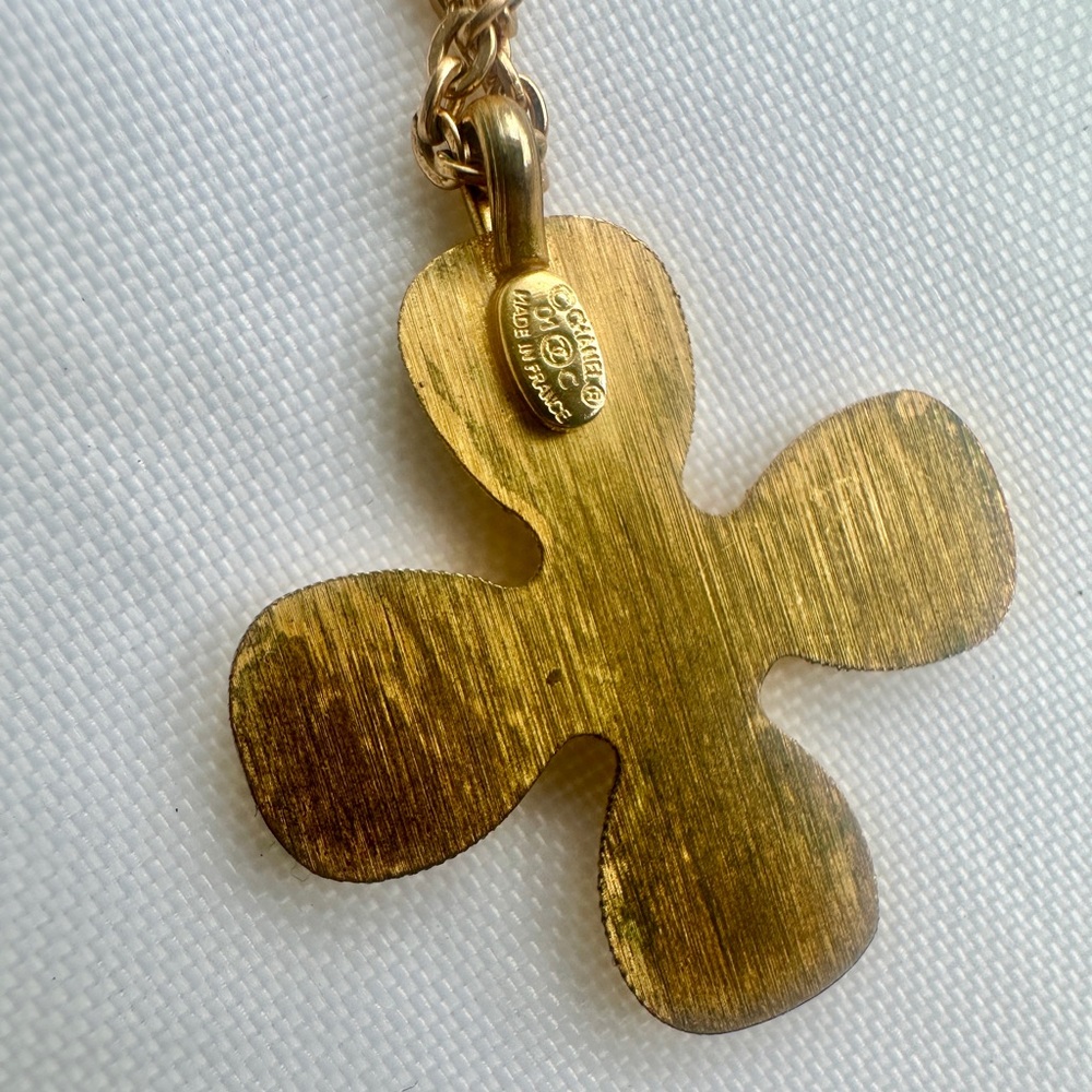 CHANEL 2001 Clover CC Necklace w/ Box – Made in France - Picture 4 of 9